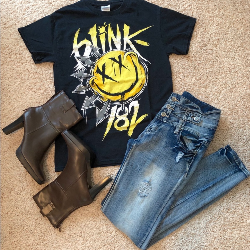 Blink 182 T-Shirt Size Small
